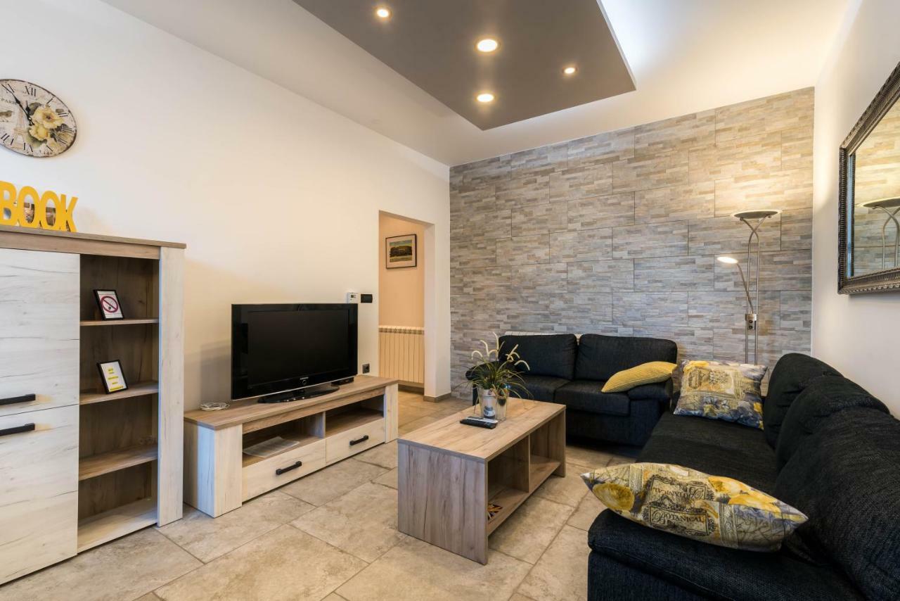 PUY Apartment Goga מראה חיצוני תמונה